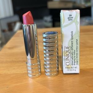 CLINIQUE Dramatically Different Glazed Berry Lipstick New In Box